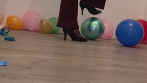 12 different sized balloons ðŸŽˆ