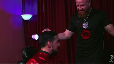 Pr&eacute_via - Cliente N&atilde_o Gostou do Corte e Se Recusou a Pagar o Barbeiro e Teve que Pagar Com o Cu (Dobradinha de Pr&eacute_via Profanus Barbearia EP6 &amp_ EP5 )