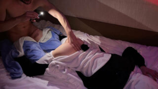 Blowjob, sædskud, par, barkondom, voyeur, stedbror – Anal trekant for russiske homoseksuelle