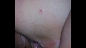 أنا أمارس الجنس مع ابنة عمي في حمامها