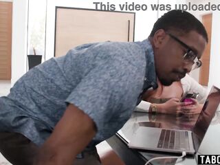 IT specialist ebony man solves the'ssue with cute teen her computer