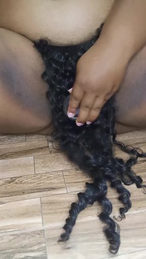 Putting a huge cock in her cunt, hairy.