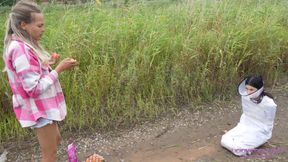 PAMELA - Feeding pig in the neighborhood!