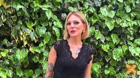 naomi poursuit ses decouvertes sexuelles a trois !
