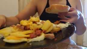 My Indian girlfriend eats naked and feels fat so she picks out a big plate of food and stuffs it into her mouth in 4k
