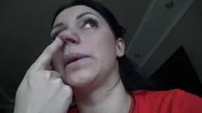 spreading of the nostrils