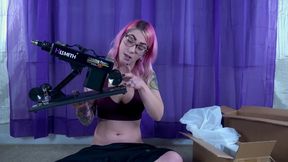 Pro fetish model Cattie Candescent reviews hismith portable fuck machine in clothes