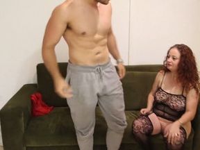 PARTEME EL CULO JODER! Lulu loca por sentir la barra de hierro del CACHITAS DEL GIM