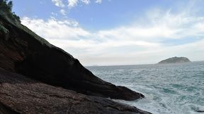 boquete e sexo rapidinha em publico nas pedras na praia - esposaheyya