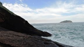 boquete e sexo rapidinha em publico nas pedras na praia - esposaheyya