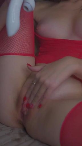 Stunning moment from "Squirting pussy petite girl home alone"