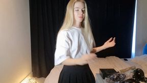 Lina Roselina is "feeling" her nipples again