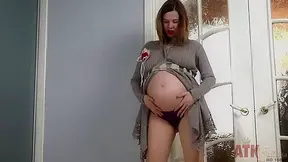 Lina sexy pregnant Darling masturbating