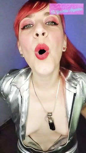 Do you dare to seduce this hot redhead at the club? Roleplay Argentina