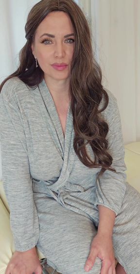Hot milf gets Yoni