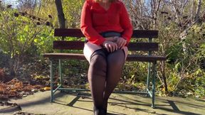 Mature MILF Stepmom Masturbates in Pantyhose