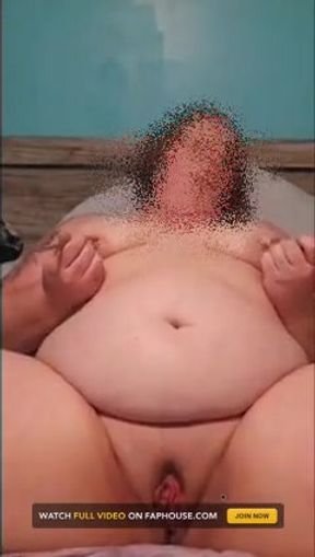 Squirting Pussy From Paint Brushes on Nipples