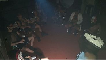 FESTA A FANTASIA TERMINA EM SURUBA COM AMIGOS DO CURSO