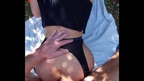 La lapine aime la PINE. Elle se fait bien remplir la chatte!