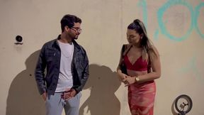 vi o moco de pau duro na rua, chamei prum canto, mamei na rua e depois levei la pra conhecer minha casa