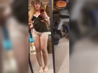 Maid In A Mirror, Dancing At Work