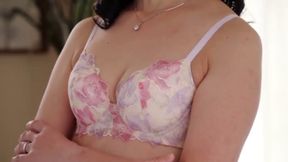 Naomi Arimori's First Shooter Experience: A Fifty Shades of Intimate Moments Documentary
