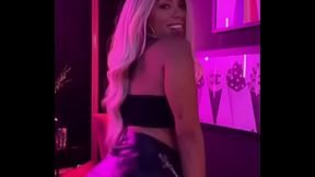 Anita super gostosa dan&ccedil_ando