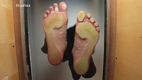 Puny mites get OBLITERATED under GIANT BLONDE FEET!