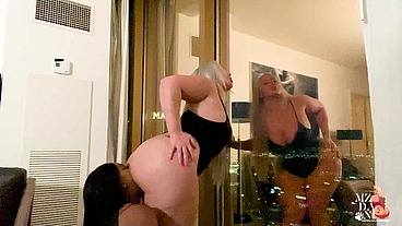 Big Booty Ms London Facesits Mz Dani Who Tounges Her Pussy