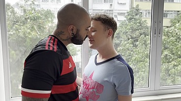 Cheguei do jogo com tesão e meti pica no novinho