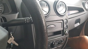 Estou fazendo UBER e a mulher do meu vizinho pagou um boquete delicioso no carro pra mim