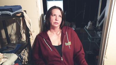 A Lonely MILF seduces a young man who rents her basement apartment. "The landlady" Episode 3