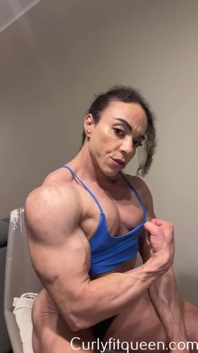 Imagine getting your head crushed between this female bodybuilders biceps