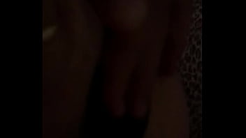 Mia moglie gioca il suo dildo