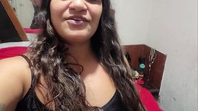 Esta gostosa me enviou este video oferecendo sua enorme buceta