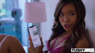Trekant, håndjobb – Kenzie Reeves og Vina Sky får analfuck