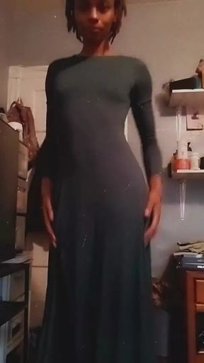 LongLiveQueenie video 319591