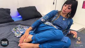 Pakistani Bhabi Aaliyah Yasin Rubs Her Pussy Until She Cums