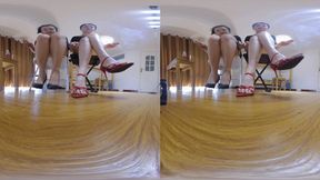 3DVR180 degrees ERER XINGGAN High heels rule crushing dwarves