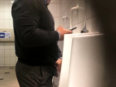 spy guy in bathroom from chile