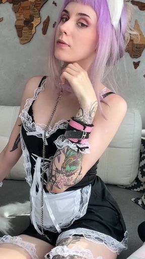 Slim solo babe poses on OnlyFans