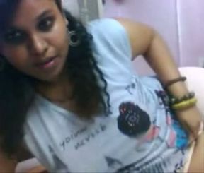Cutest amateur South Indian girl on livecam exposing cameltoe