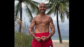 FLEXING AT THE BEACH