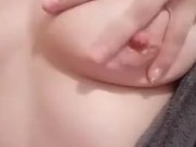 Enseñando mis tetas