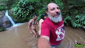 dessa vez a putaria foi praticamente em publico com a gostosa gabriela ramos