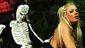 Cindy Behr Leads a Seductive Ritual in a Steamy Group Encounter