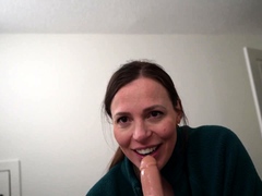 Incredibly Sexy Amateur MILF Blowjob