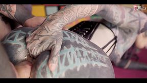 ANAL QUEEN Anuskatzz in corset plays with metal toy and gets her ass fucked by big dick and SQUIRTs