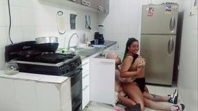 2 parte, llamo al plomero para que me revise la ca&ntilde_er&iacute_a y termina revisando la profundidad de mi co&ntilde_o con su polla