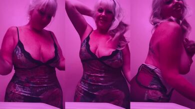 Stepmom’s Curves Make Him Worship Her Shower Ass